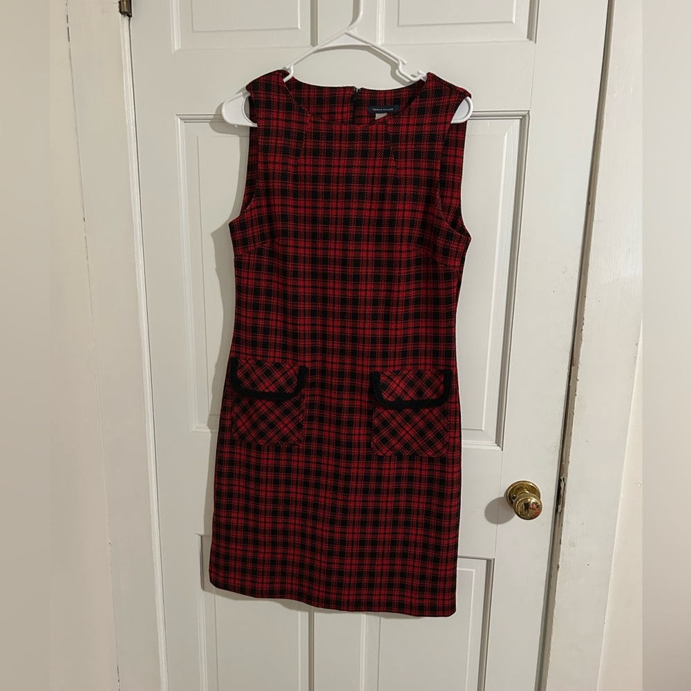 Tommy Hilfiger size 6 Red & Black Plaid Sleeveless Dress